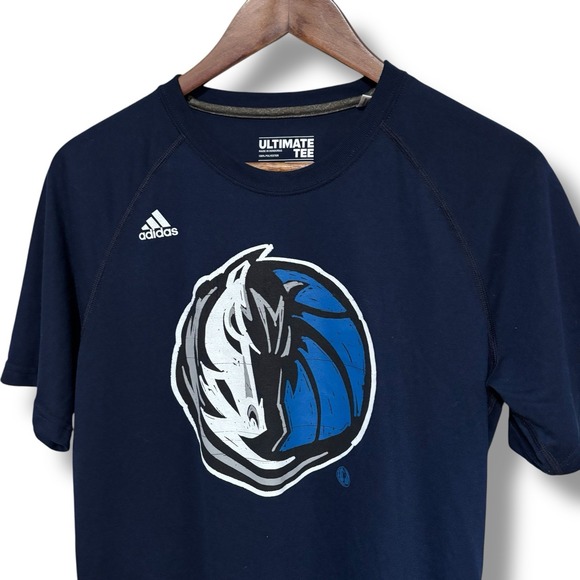 Adidas The Ultimate Tee‎ Men's Dallas Mavericks Graphic T Shirt Size M 19 x 27 - Picture 3 of 5